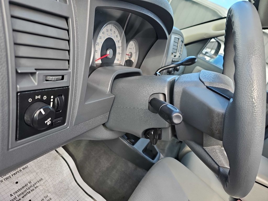 Dodge Dakota 4dr Quad Cab 131 4WD SLT 2006