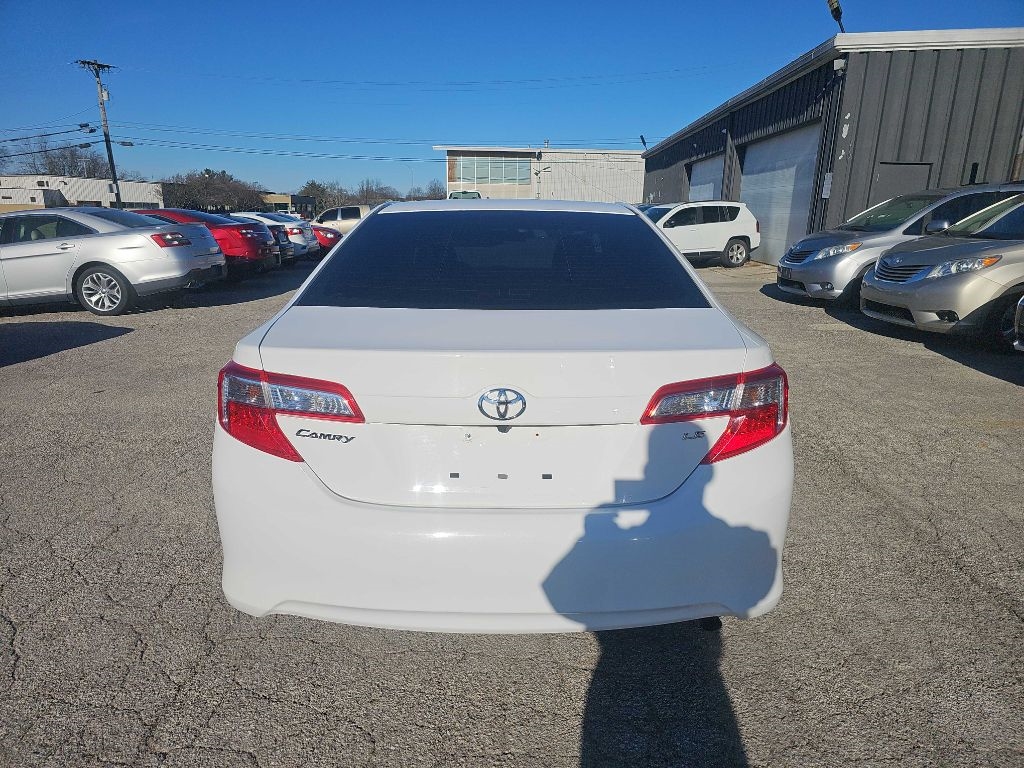 Toyota Camry LE 4D Sedan 2013