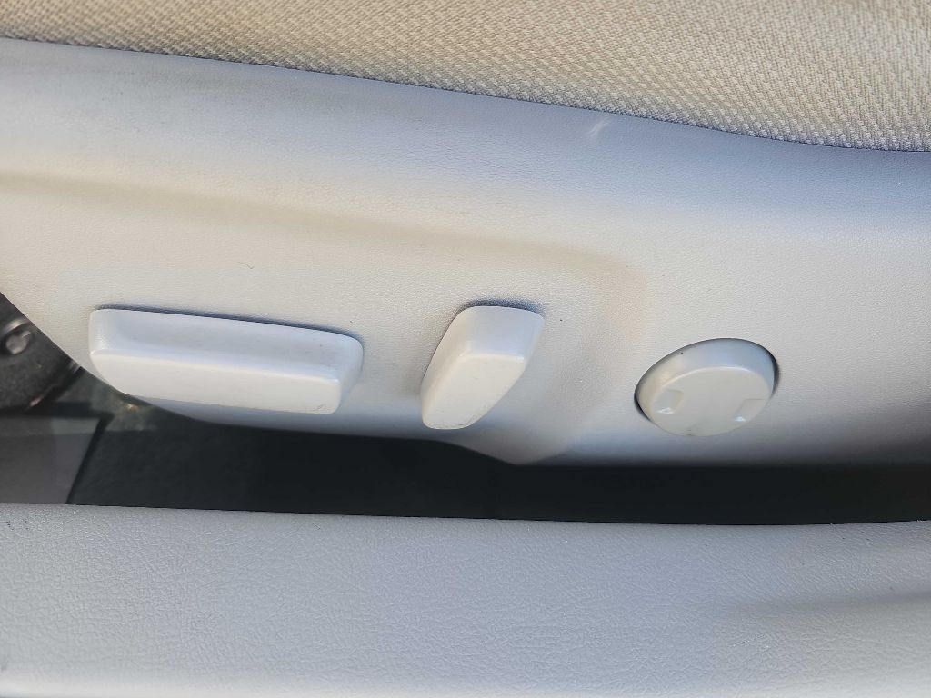 Toyota Camry LE 4D Sedan 2013