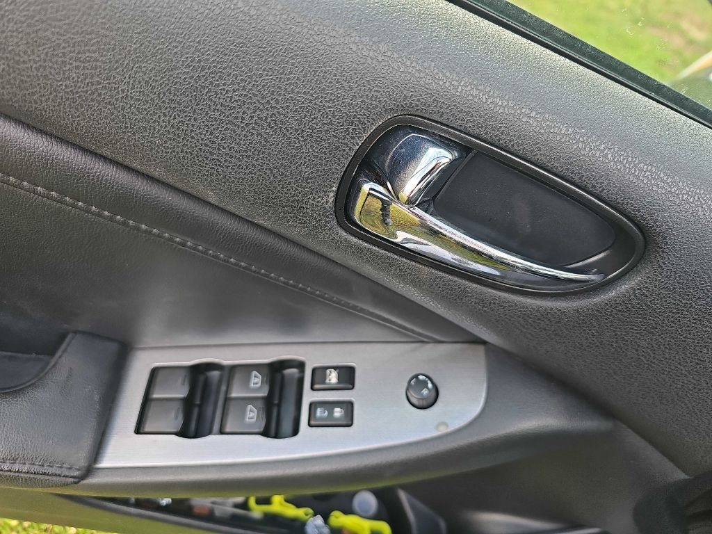 Nissan Altima SL 4D Sedan 2.5 2012