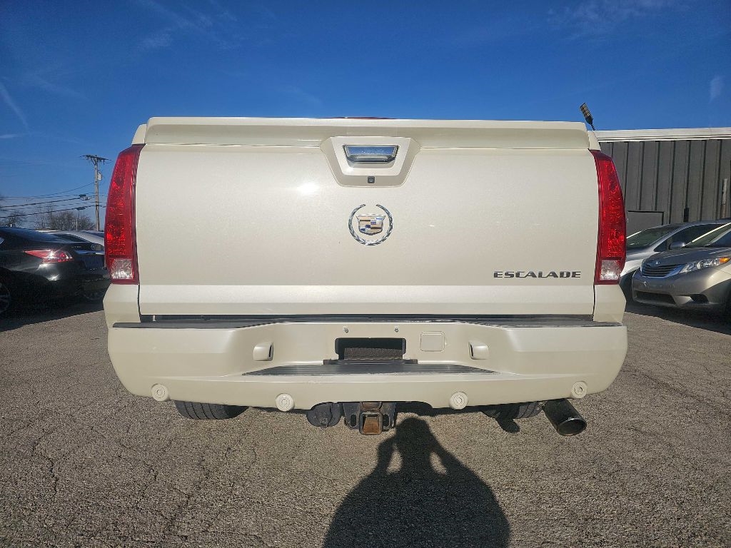 Cadillac Escalade EXT AWD 4dr Luxury 2012