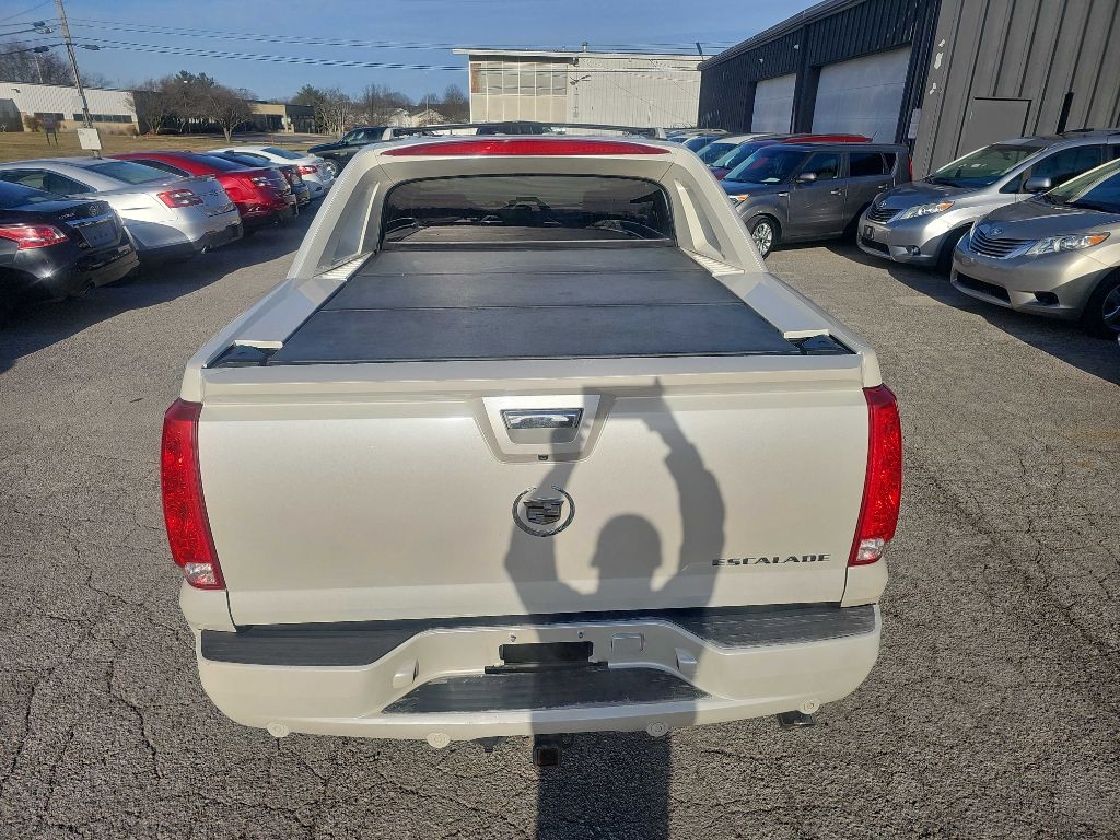 Cadillac Escalade EXT AWD 4dr Luxury 2012