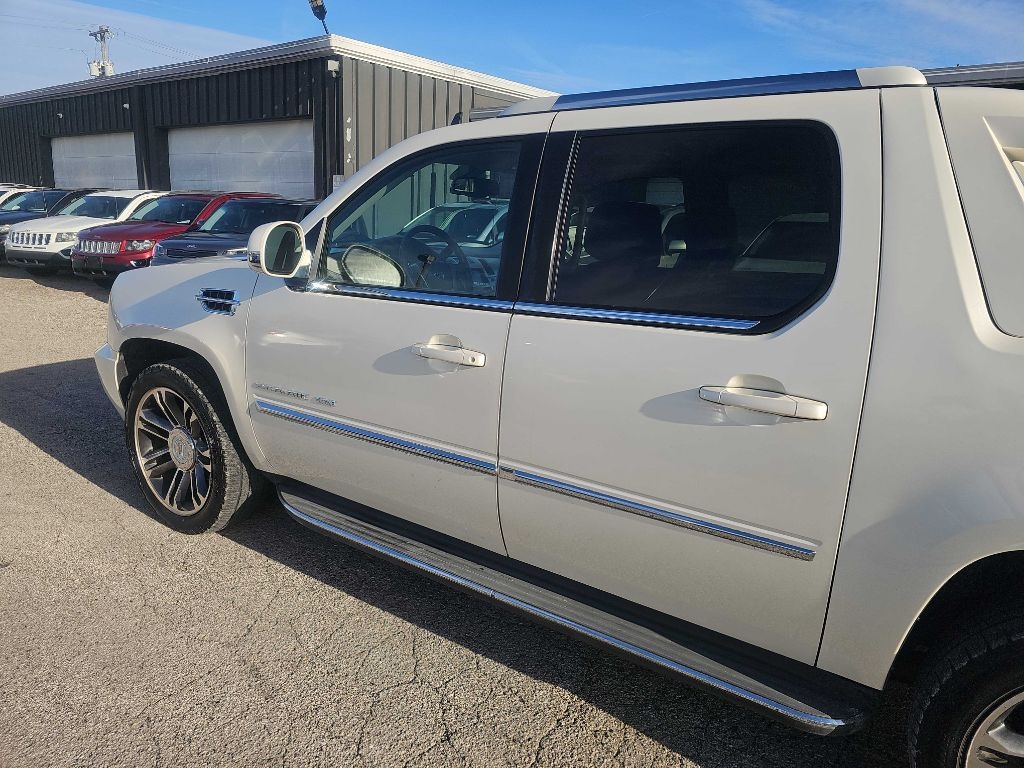 Cadillac Escalade EXT AWD 4dr Luxury 2012