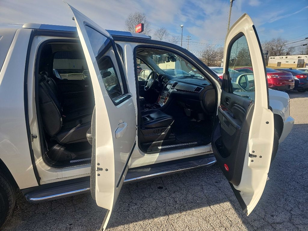 Cadillac Escalade EXT AWD 4dr Luxury 2012