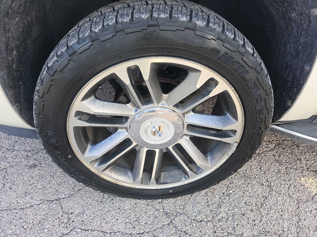 Cadillac Escalade EXT AWD 4dr Luxury 2012