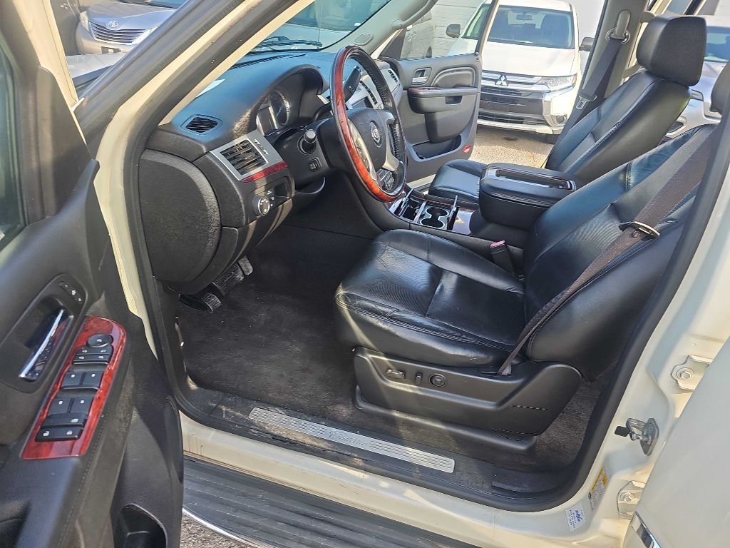 Cadillac Escalade EXT AWD 4dr Luxury 2012