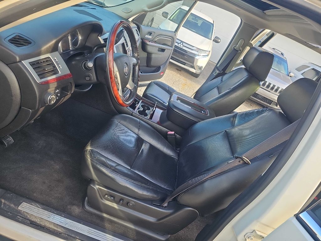 Cadillac Escalade EXT AWD 4dr Luxury 2012