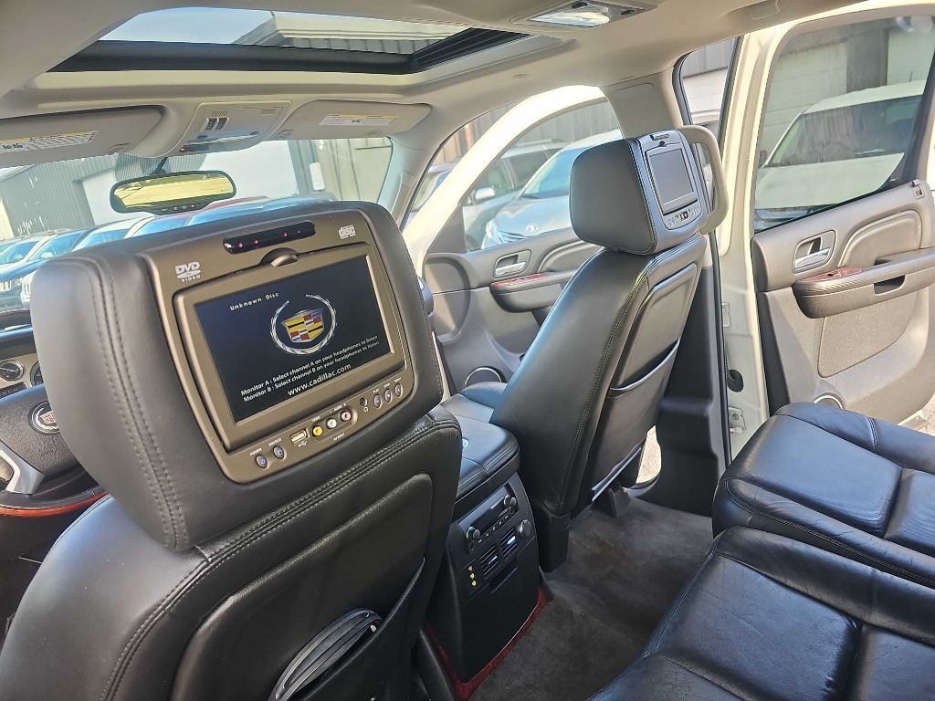 Cadillac Escalade EXT AWD 4dr Luxury 2012