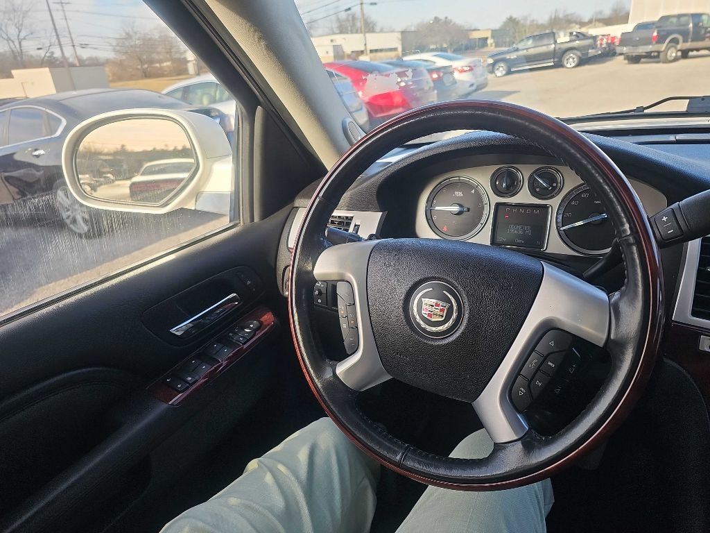 Cadillac Escalade EXT AWD 4dr Luxury 2012