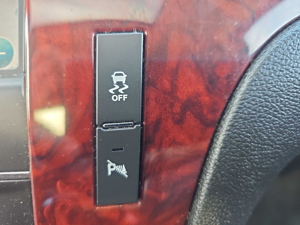 Cadillac Escalade EXT AWD 4dr Luxury 2012