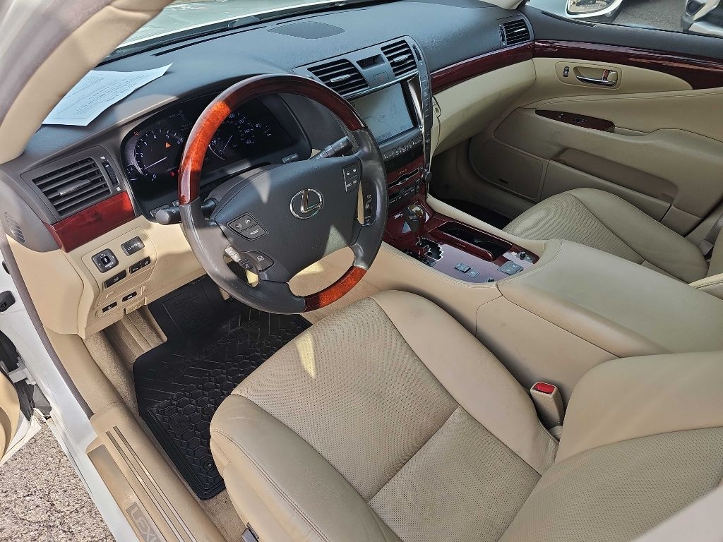 Lexus LS 460 Luxury Sedan 2008