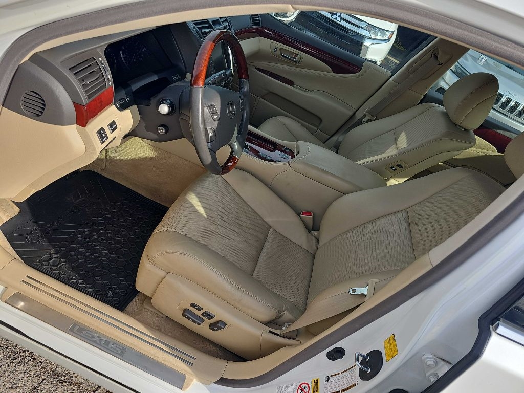Lexus LS 460 Luxury Sedan 2008