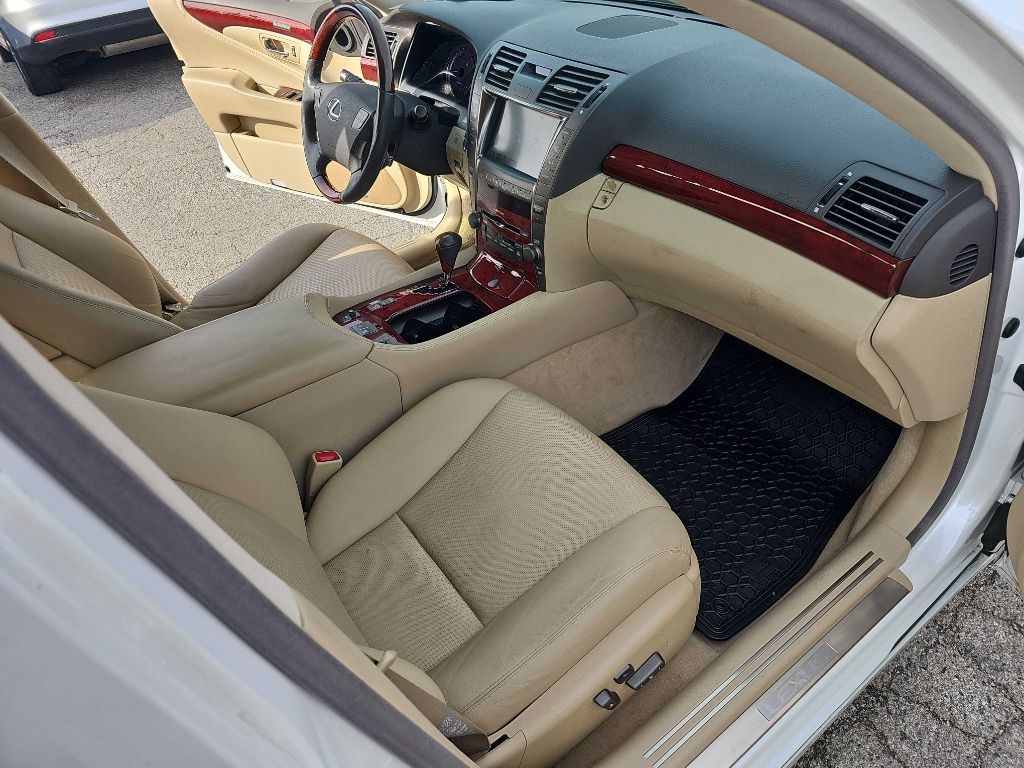 Lexus LS 460 Luxury Sedan 2008