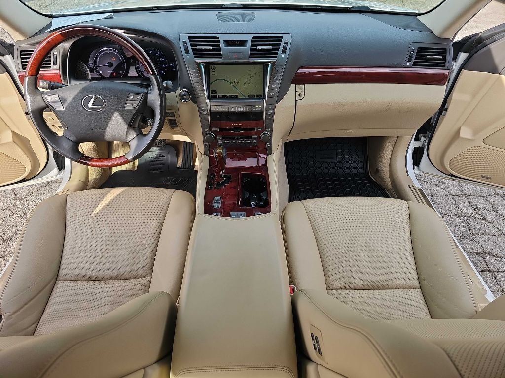 Lexus LS 460 Luxury Sedan 2008