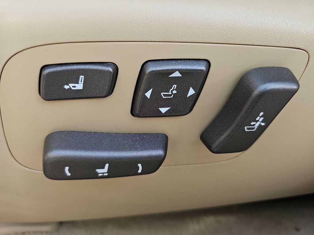 Lexus LS 460 Luxury Sedan 2008