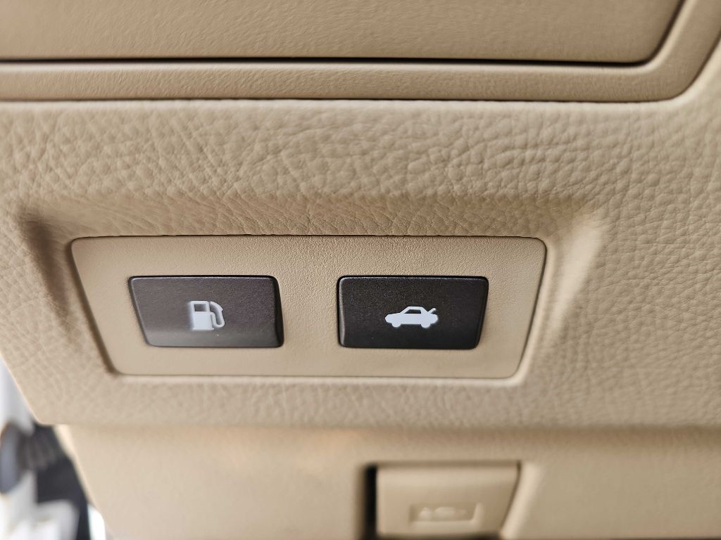 Lexus LS 460 Luxury Sedan 2008