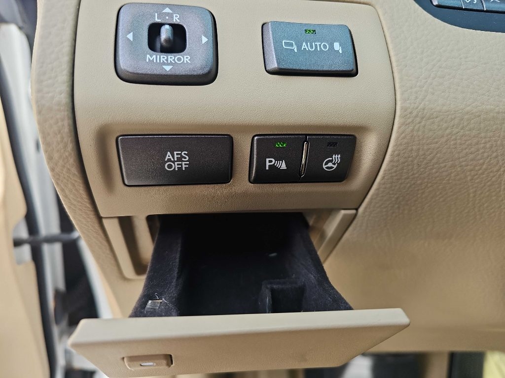 Lexus LS 460 Luxury Sedan 2008