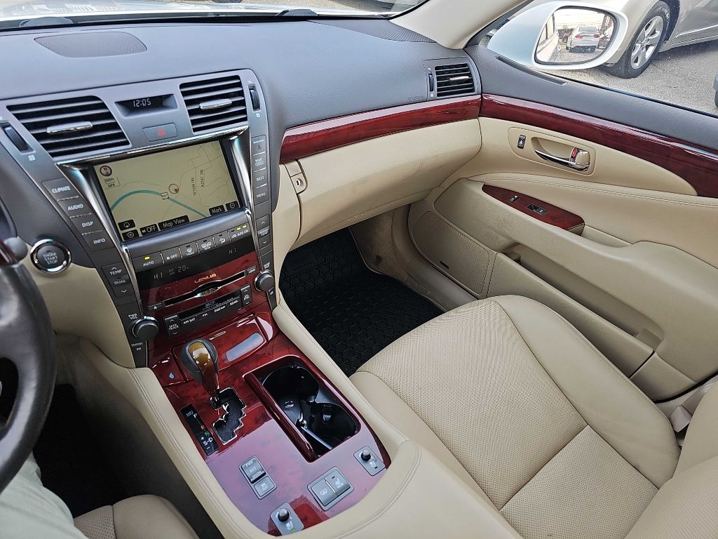 Lexus LS 460 Luxury Sedan 2008