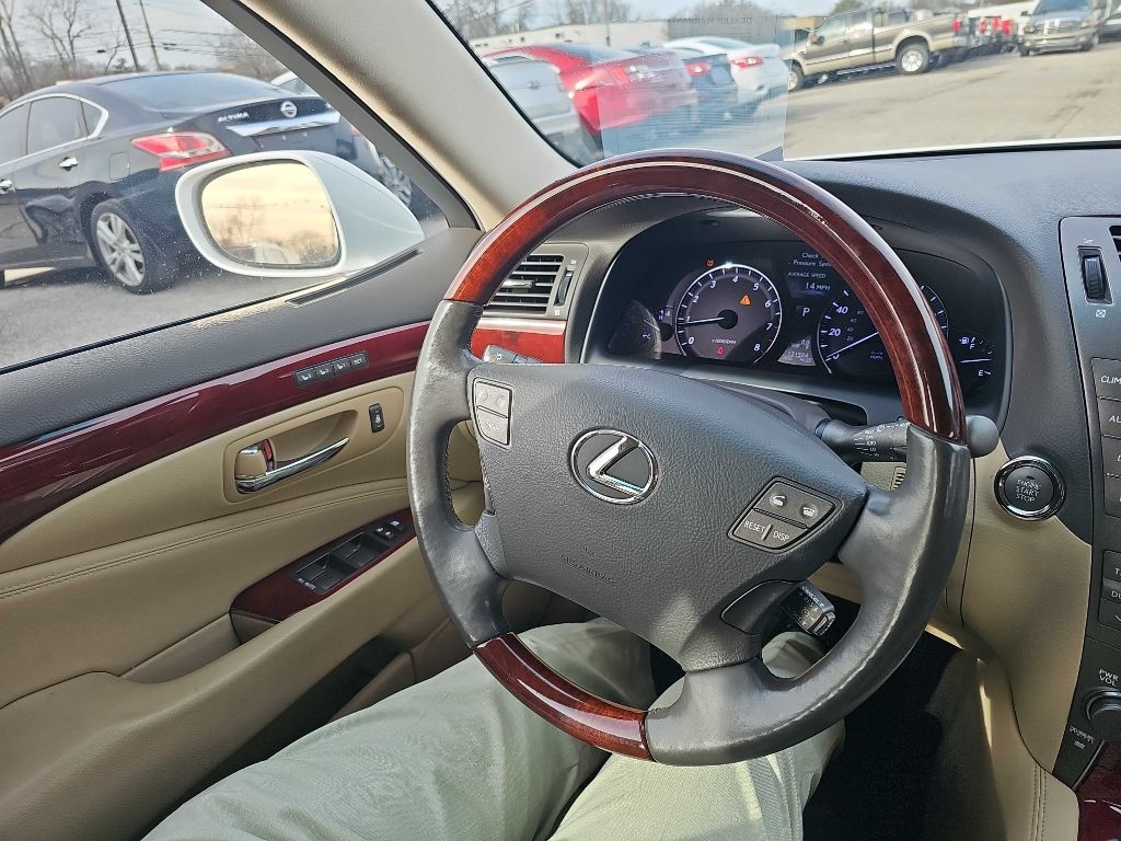 Lexus LS 460 Luxury Sedan 2008