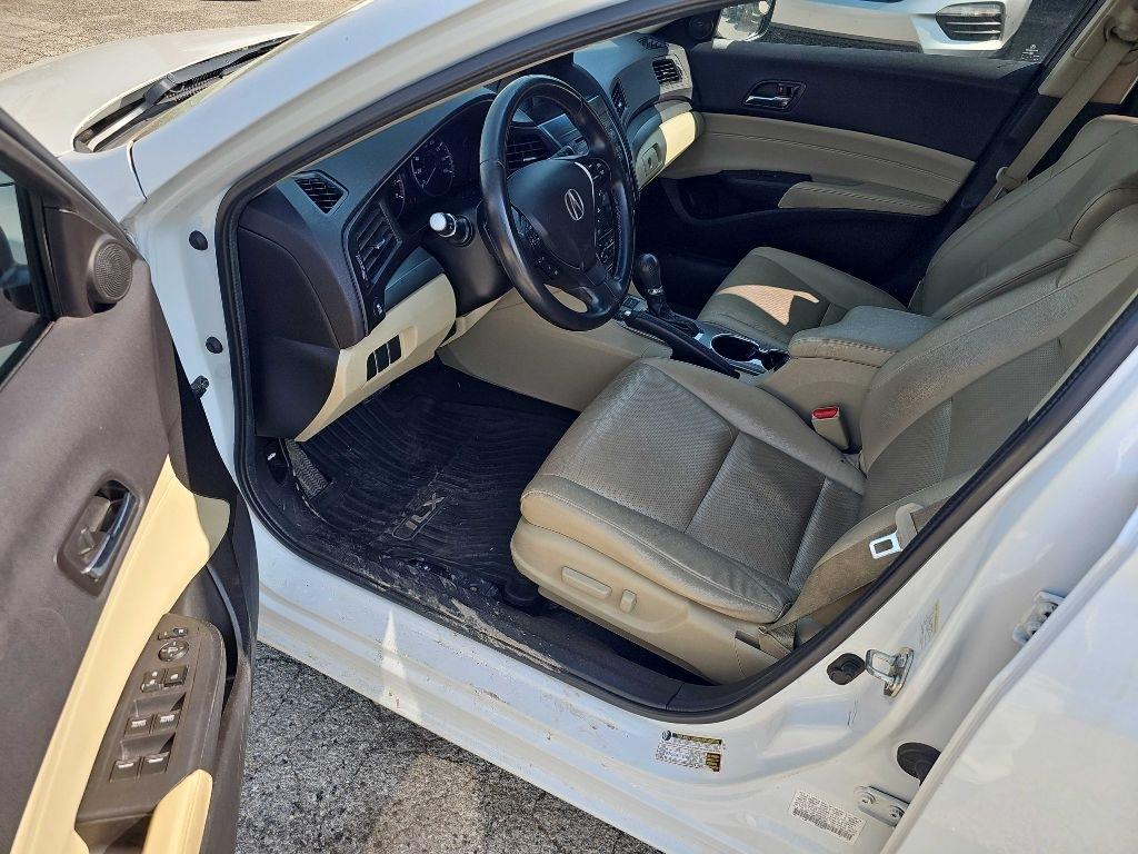 Acura ILX 4dr Sdn 2.0L Premium Pkg 2015