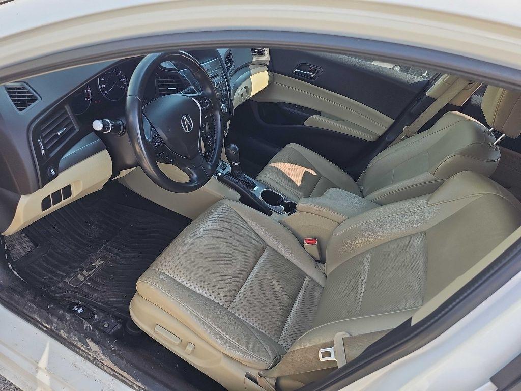 Acura ILX 4dr Sdn 2.0L Premium Pkg 2015