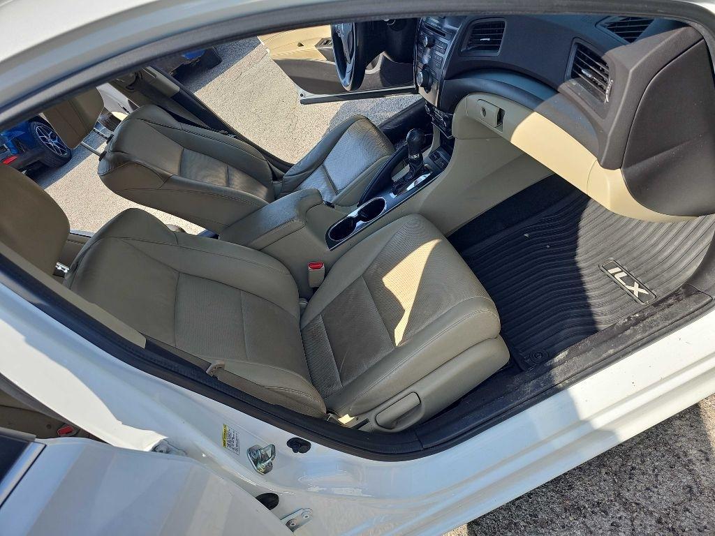 Acura ILX 4dr Sdn 2.0L Premium Pkg 2015