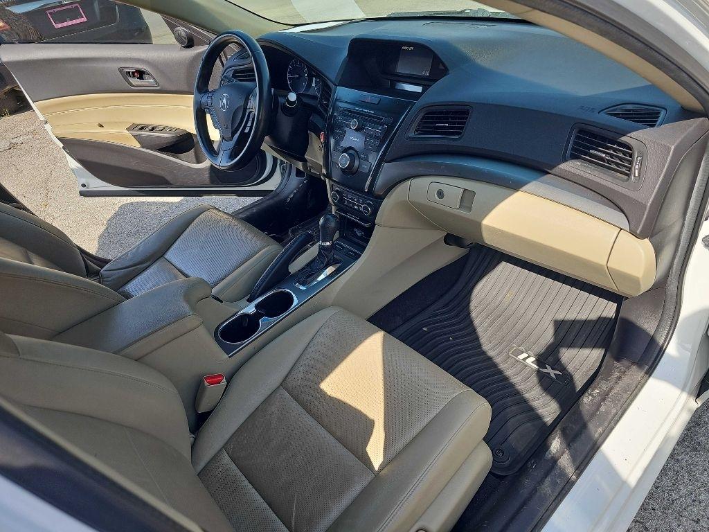 Acura ILX 4dr Sdn 2.0L Premium Pkg 2015