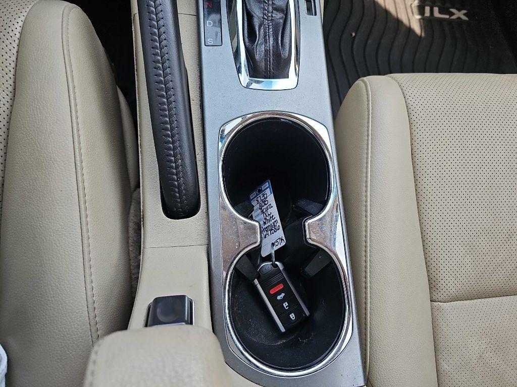 Acura ILX 4dr Sdn 2.0L Premium Pkg 2015