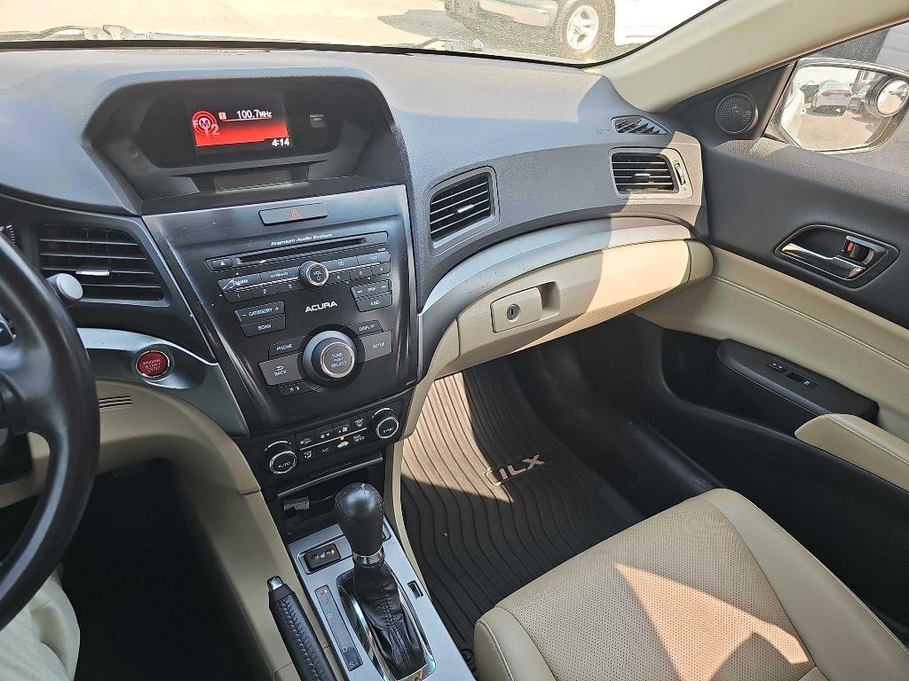 Acura ILX 4dr Sdn 2.0L Premium Pkg 2015