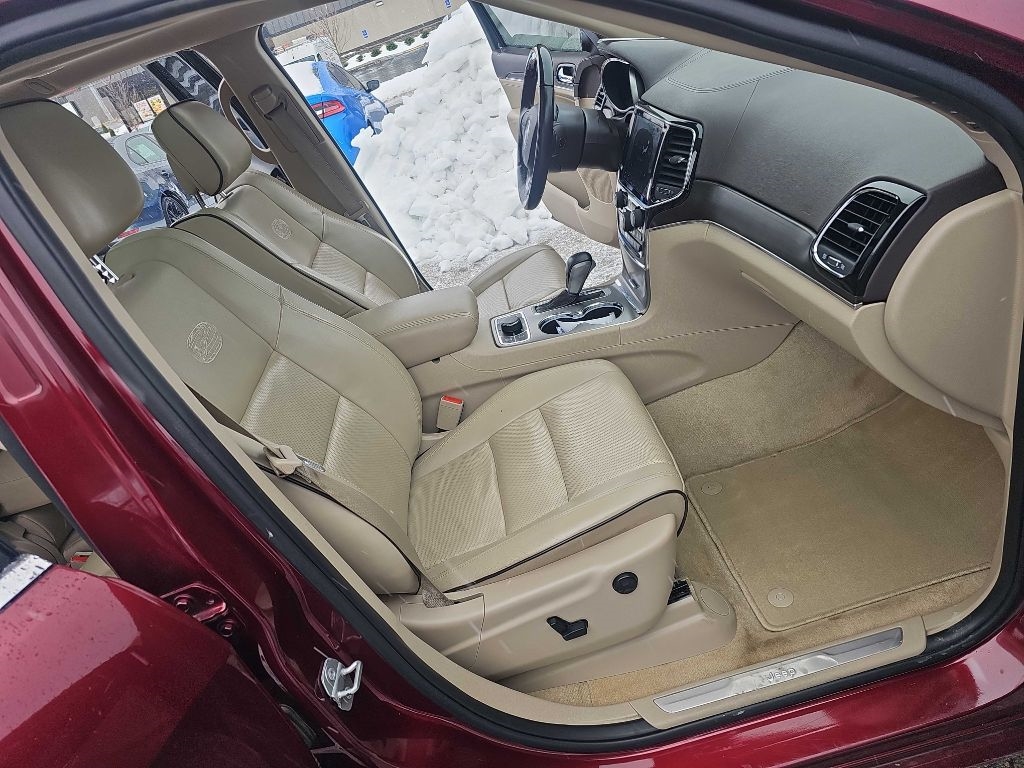 Jeep Grand Cherokee Overland 4D SUV 4WD 2019