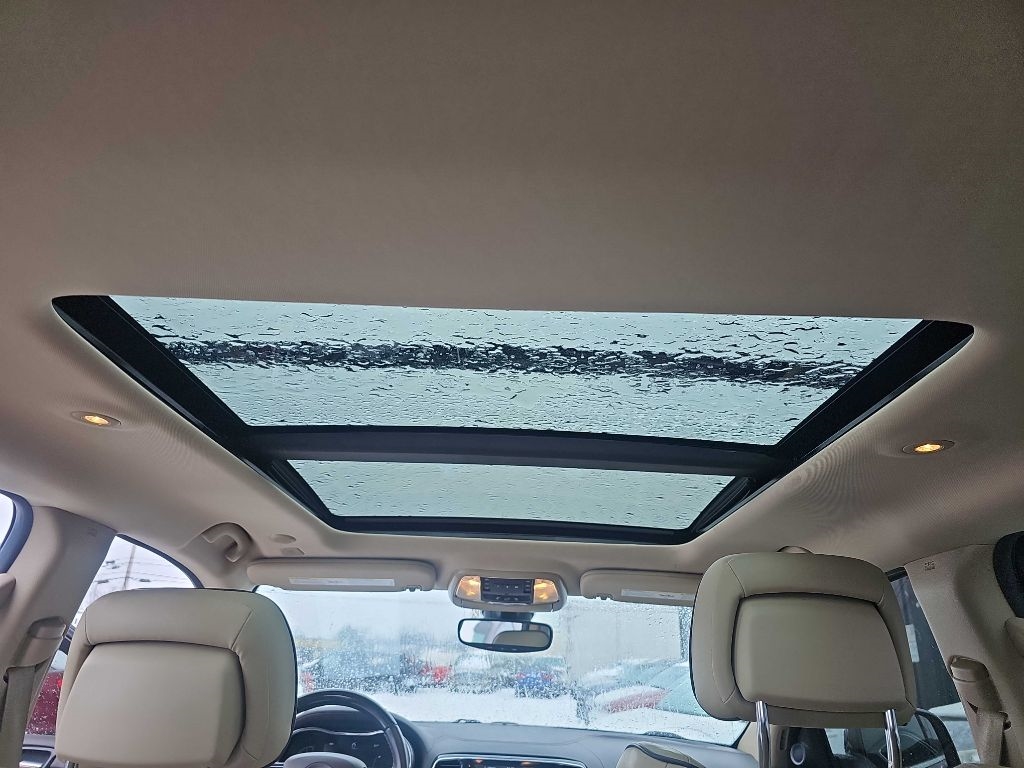 Jeep Grand Cherokee Overland 4D SUV 4WD 2019