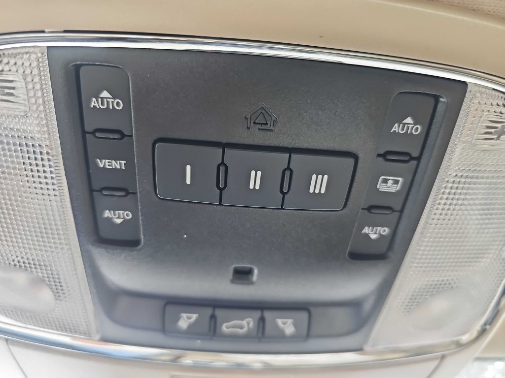 Jeep Grand Cherokee Overland 4D SUV 4WD 2019