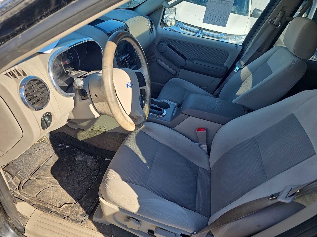 Ford Explorer 4dr 114" WB 4.6L XLT 4WD 2006