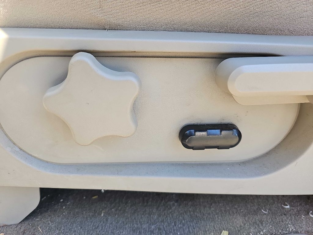 Ford Explorer 4dr 114" WB 4.6L XLT 4WD 2006