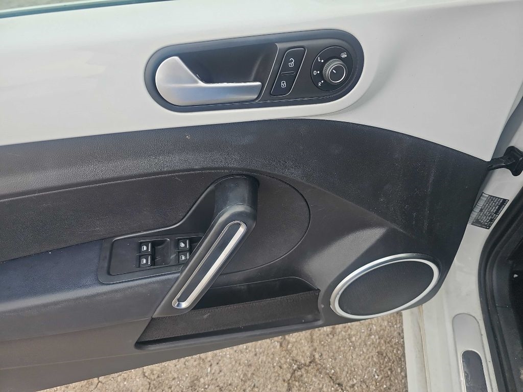 Volkswagen Beetle Convertible 2dr Auto 1.8T Denim 2016