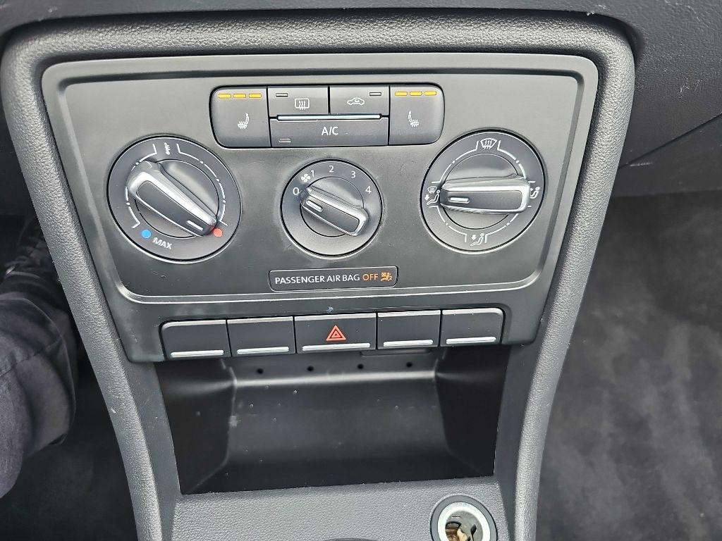 Volkswagen Beetle Convertible 2dr Auto 1.8T Denim 2016