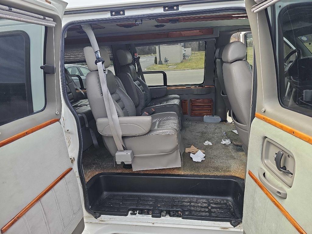 Chevrolet Express Cargo Van 1500 135" WB YF7 Upfitter 2001