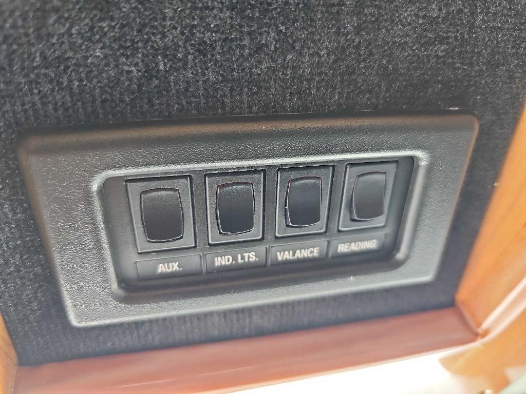 Chevrolet Express Cargo Van 1500 135" WB YF7 Upfitter 2001