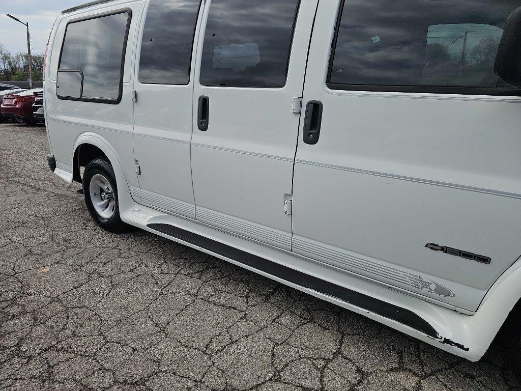 Chevrolet Express Cargo Van 1500 135" WB YF7 Upfitter 2001