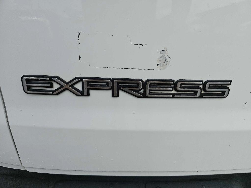 Chevrolet Express Cargo Van 1500 135" WB YF7 Upfitter 2001