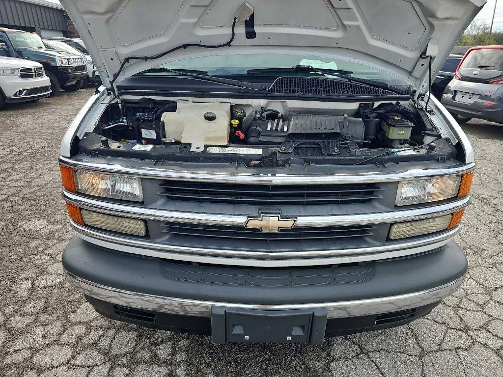Chevrolet Express Cargo Van 1500 135" WB YF7 Upfitter 2001