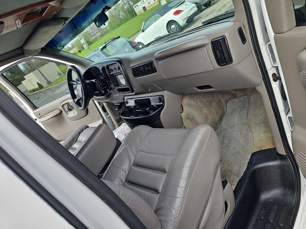 Chevrolet Express Cargo Van 1500 135" WB YF7 Upfitter 2001