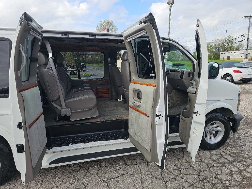 Chevrolet Express Cargo Van 1500 135" WB YF7 Upfitter 2001