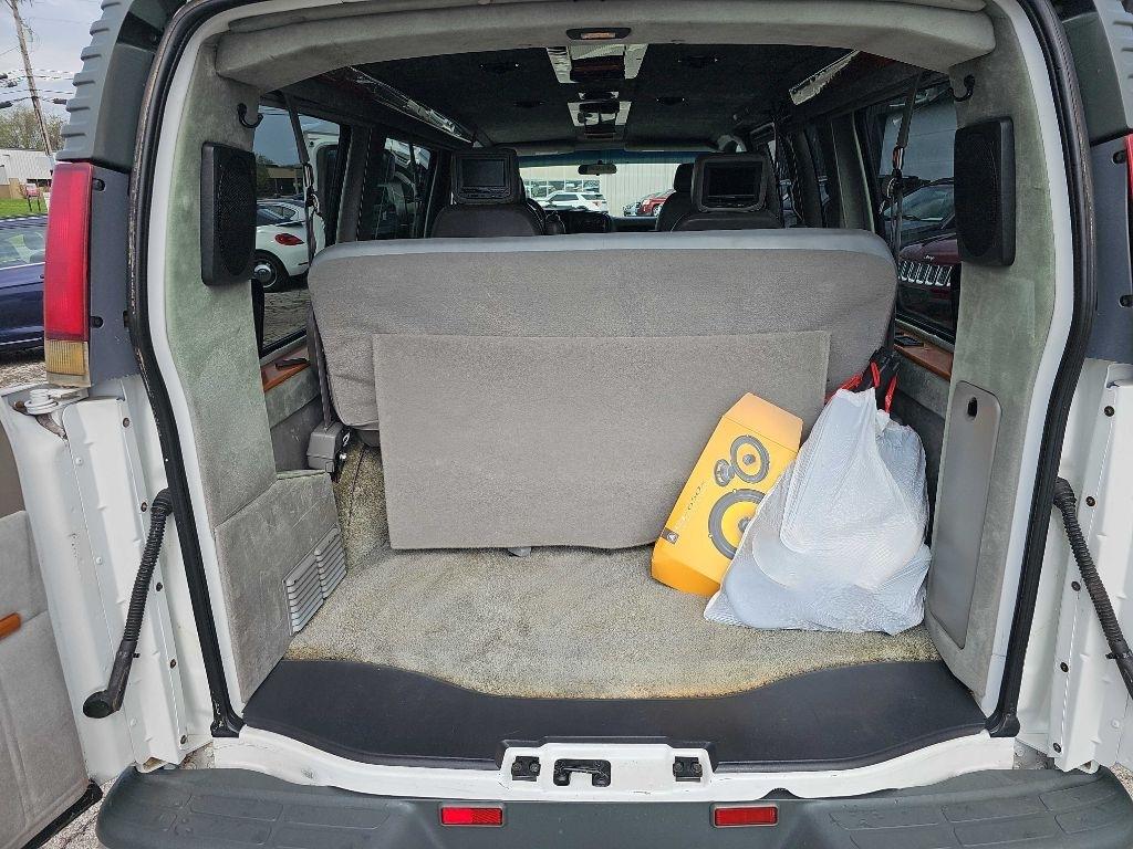 Chevrolet Express Cargo Van 1500 135" WB YF7 Upfitter 2001