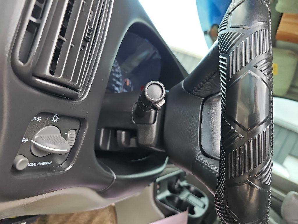 Chevrolet Express Cargo Van 1500 135" WB YF7 Upfitter 2001