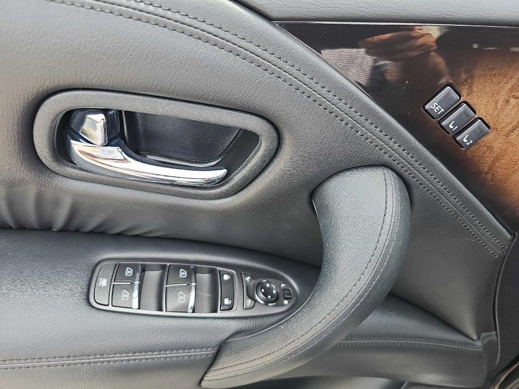 Infiniti QX80 4WD 4dr 2014