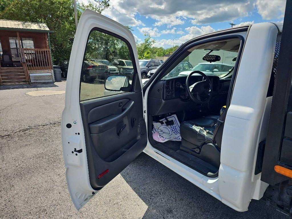 Chevrolet Silverado 1500 Reg Cab 133.0" WB 2WD Work Truck 2006