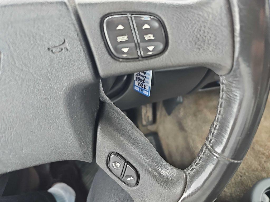 Chevrolet Avalanche 1500 5dr Crew Cab 130" WB 4WD 2003