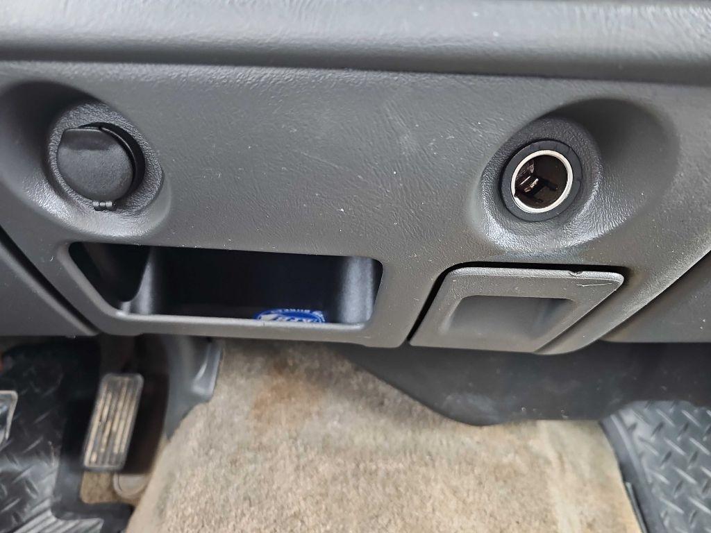 Chevrolet Avalanche 1500 5dr Crew Cab 130" WB 4WD 2003