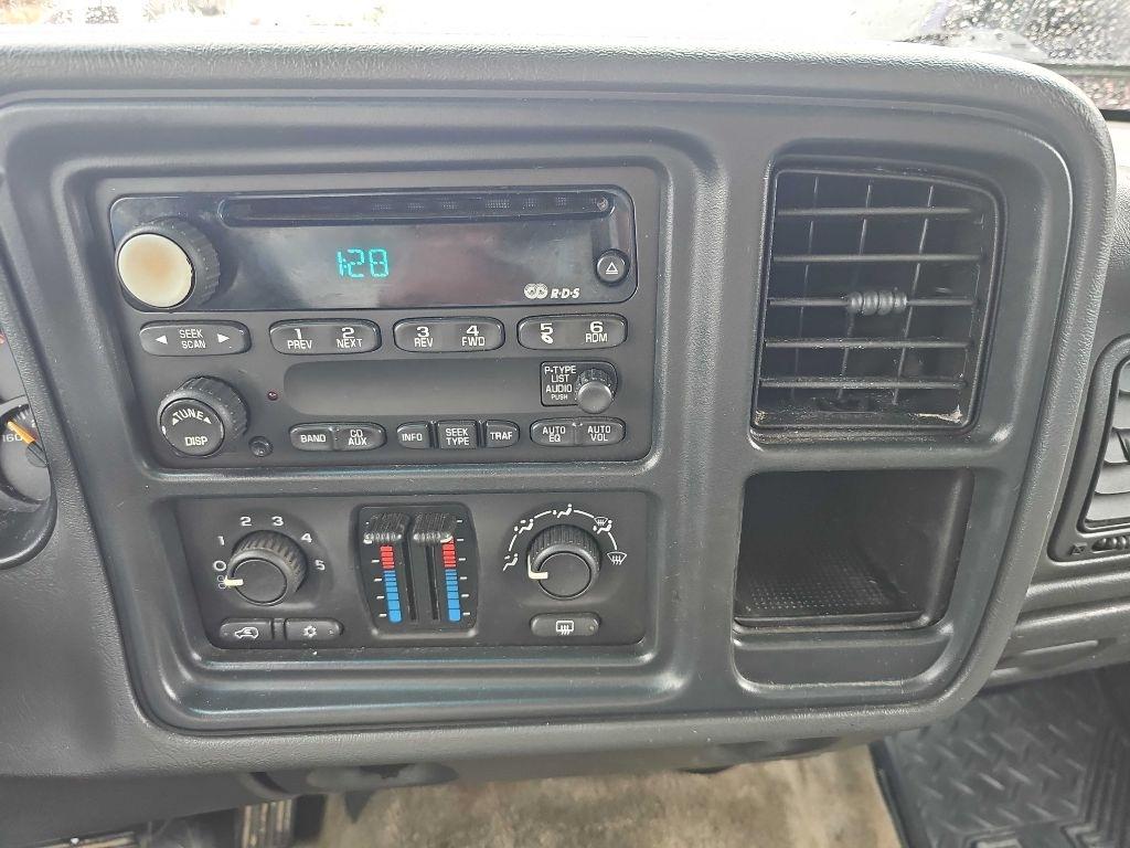 Chevrolet Avalanche 1500 5dr Crew Cab 130" WB 4WD 2003